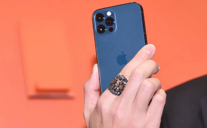 开鲁苹果手机维修分享iPhone12系列重启方法教程 